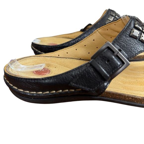 Clarks Unstructured Undrizzle Studded Leather Thongs Comfort Sandals Shoes 7.5 - Picture 12 of 16